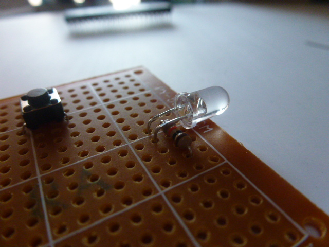 简易红外遥控装置 - 王朗的诱惑的日志 单片机