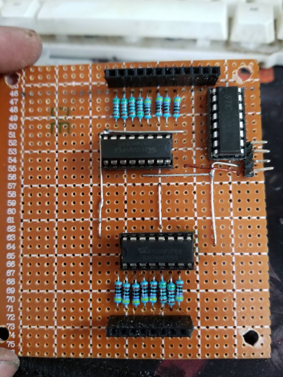 ��������